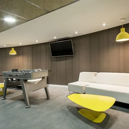 Residencia Universitaria Resa Diagonal Apartment *