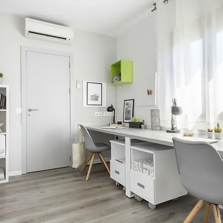 Residencia Universitaria Resa Diagonal Apartment *