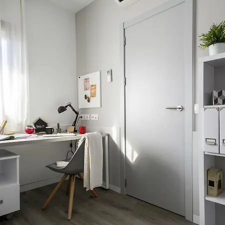 Residencia Universitaria Resa Diagonal Apartment
